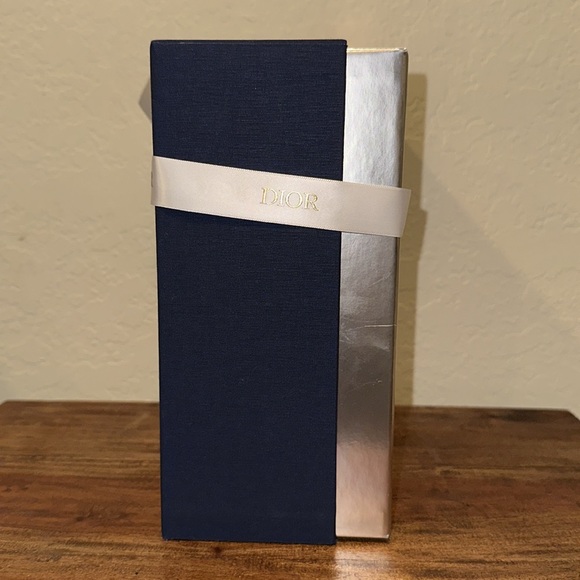 Dior Blue Gift Box with Tissue and Ribbon - Picture 5 of 11